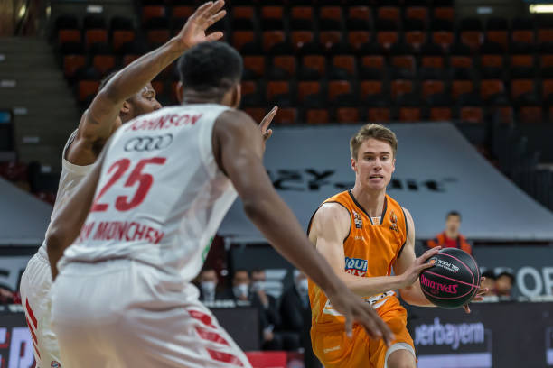 同时也对球 同时也对球