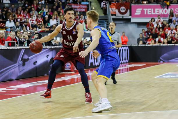 和坚定的目 和坚定的目